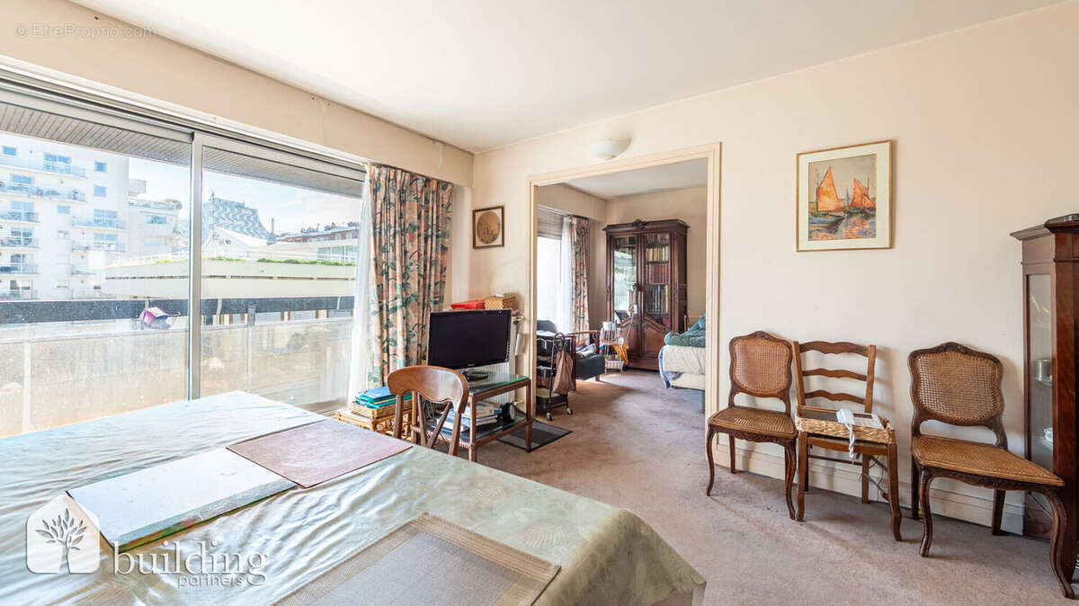 Appartement à LEVALLOIS-PERRET