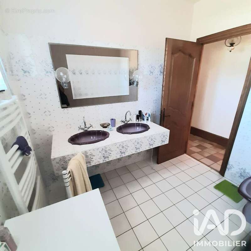 Maison 180 m² à Callac  - photo 9