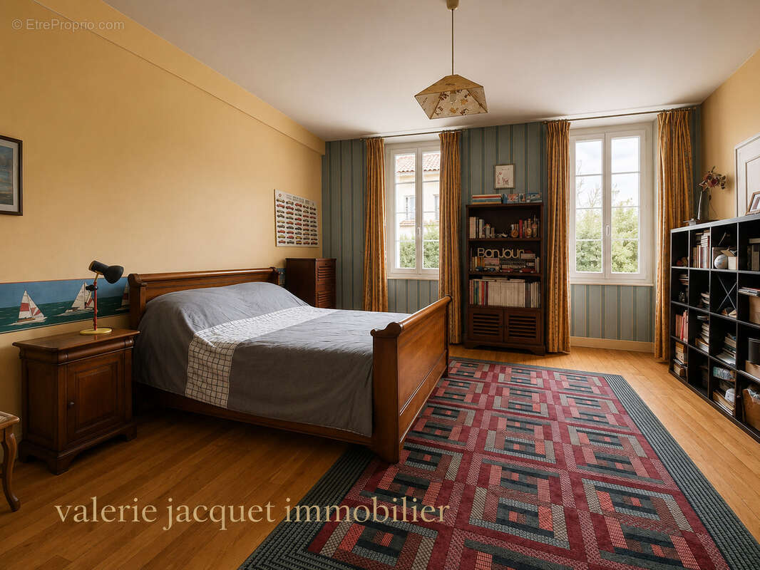 Maison bourgeoise de caractère avec jardin et cave voûtée   Centre de Coutras - photo 13