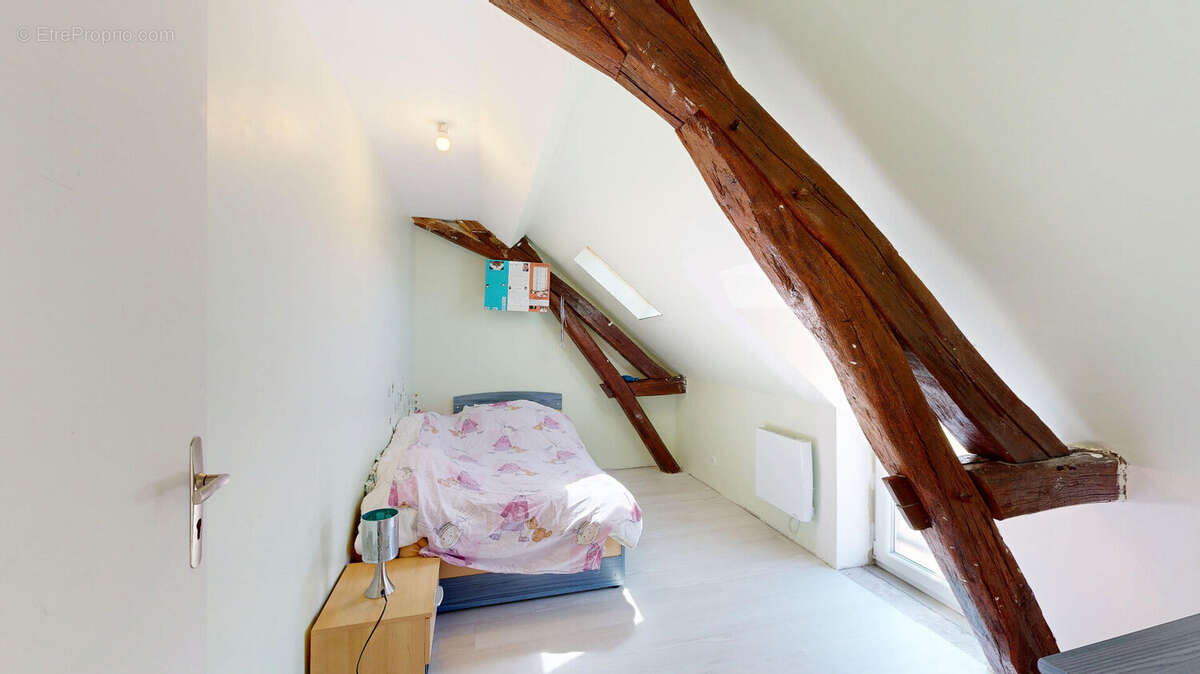 Maison à LA CHAPELLE-AUX-CHASSES