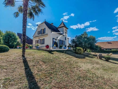 Maison à GOURDON