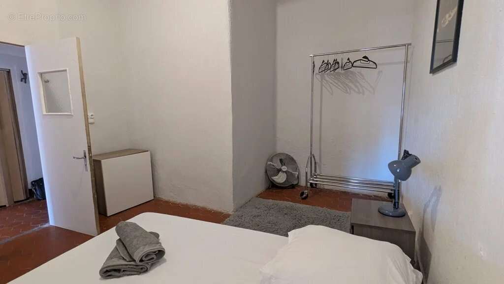 Appartement à COTIGNAC