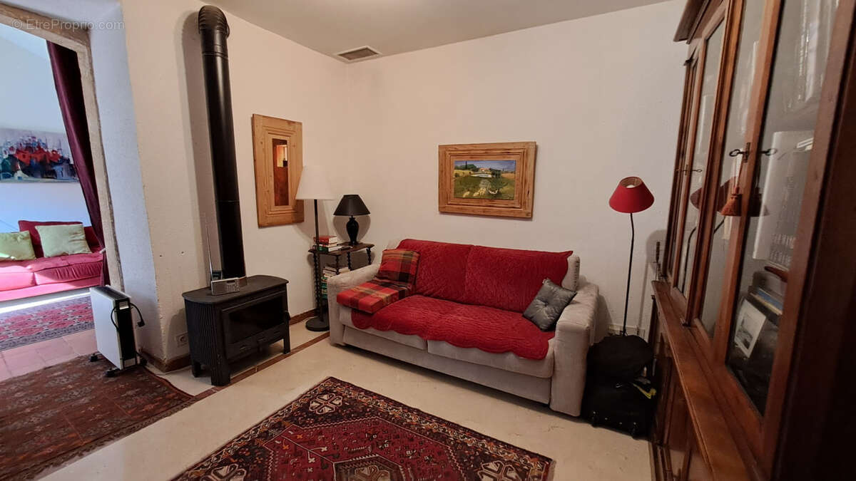 Maison à SAINTE-CECILE-LES-VIGNES