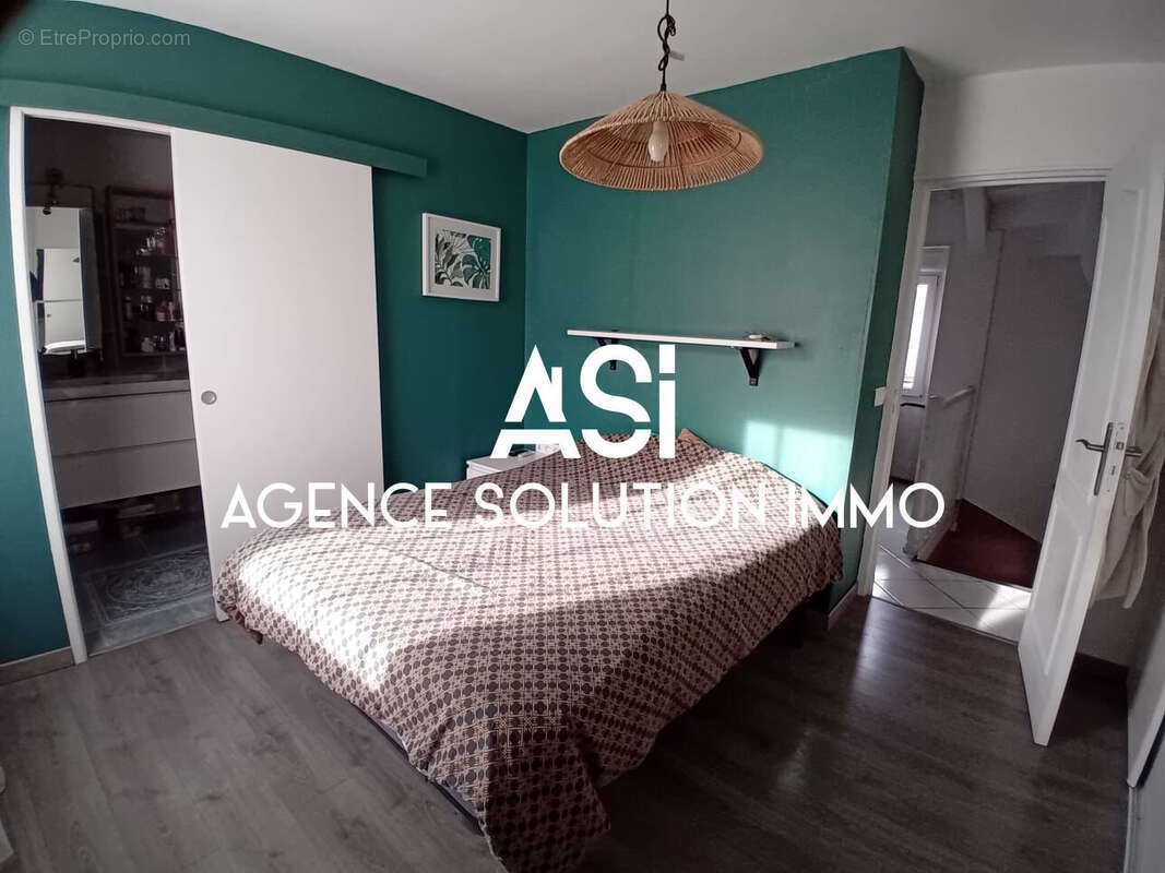 Maison à GREZ-EN-BOUERE