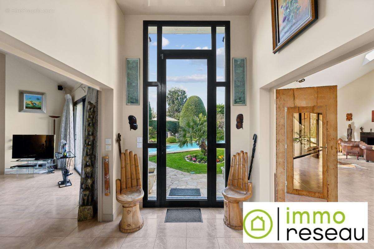 Maison à VILLENEUVE-LE-ROI