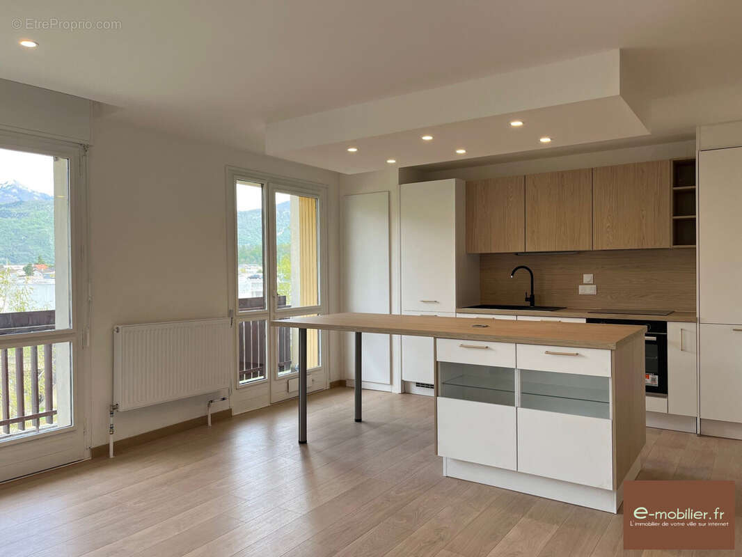 Appartement à BASSENS
