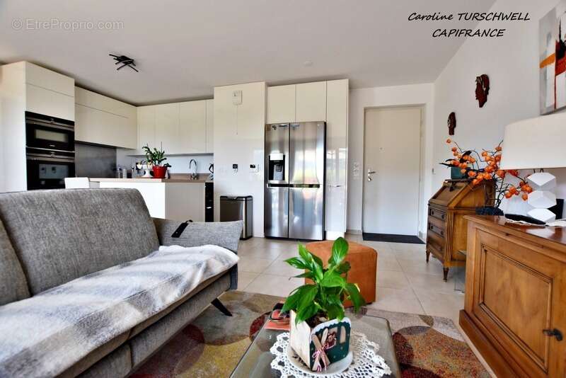 Appartement à SOLLIES-PONT