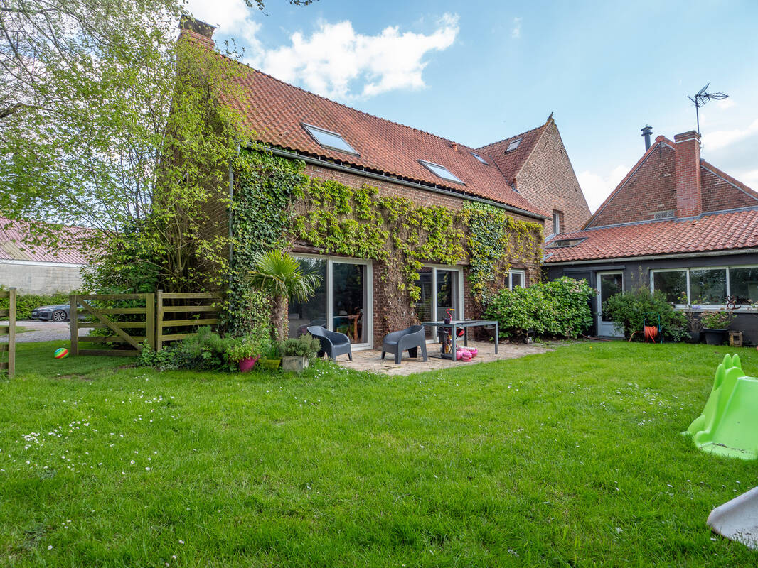 Maison à NOMAIN