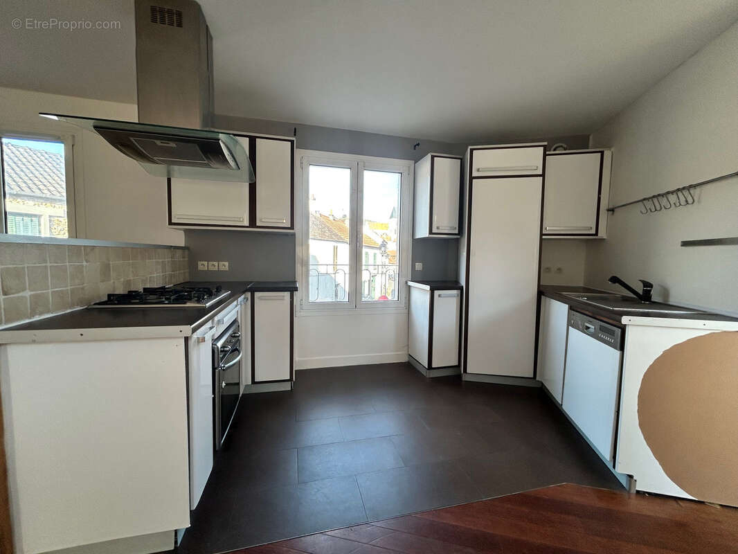 Lina (91) - maison de ville a vendre - triplex avec garages - photo 2