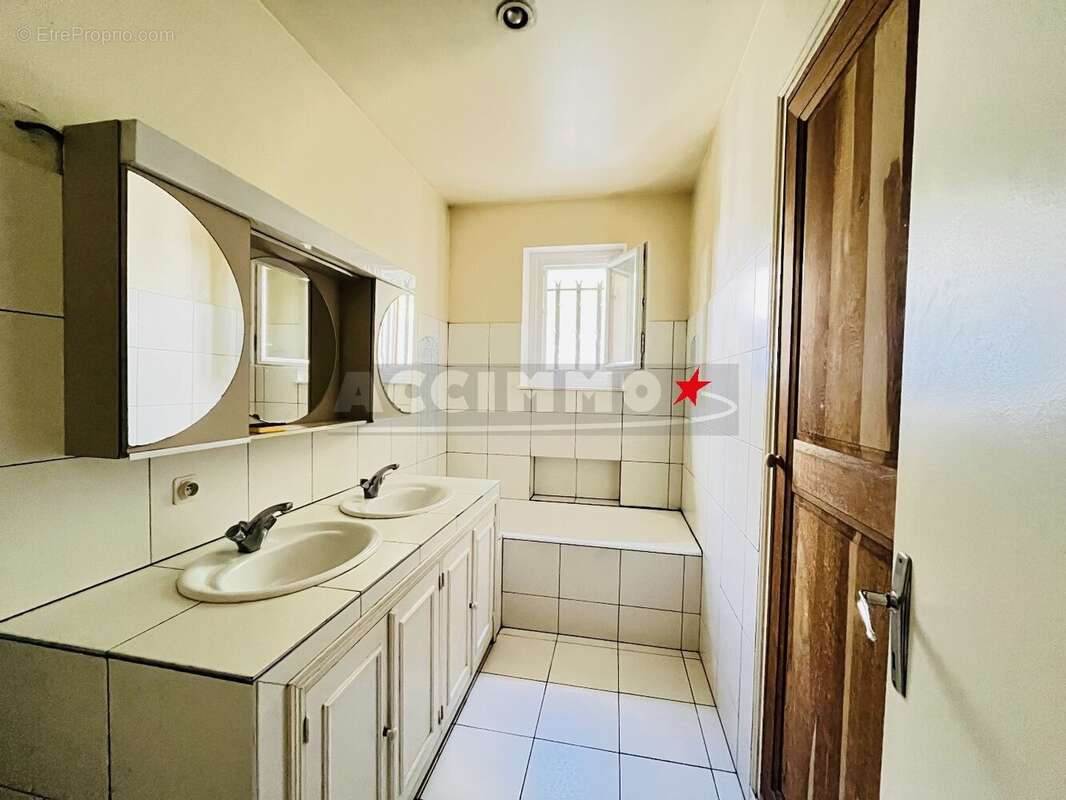 Maison à LABRUGUIERE