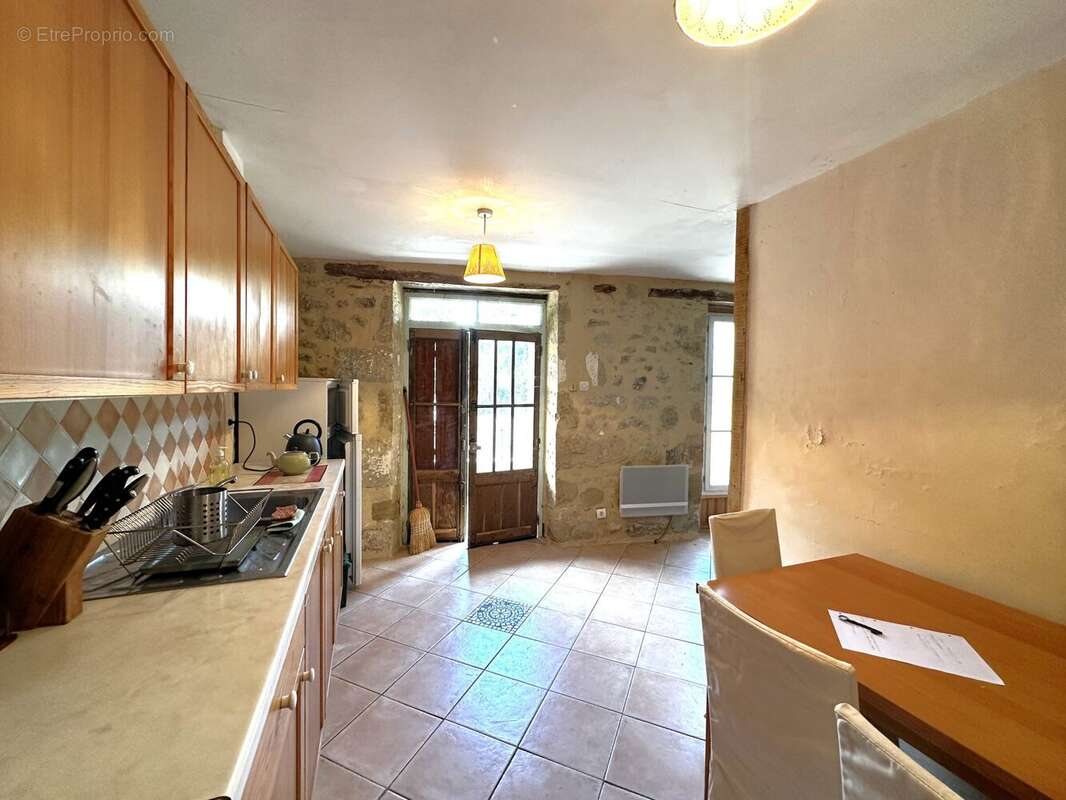 Maison à SAINT-COLOMB-DE-LAUZUN