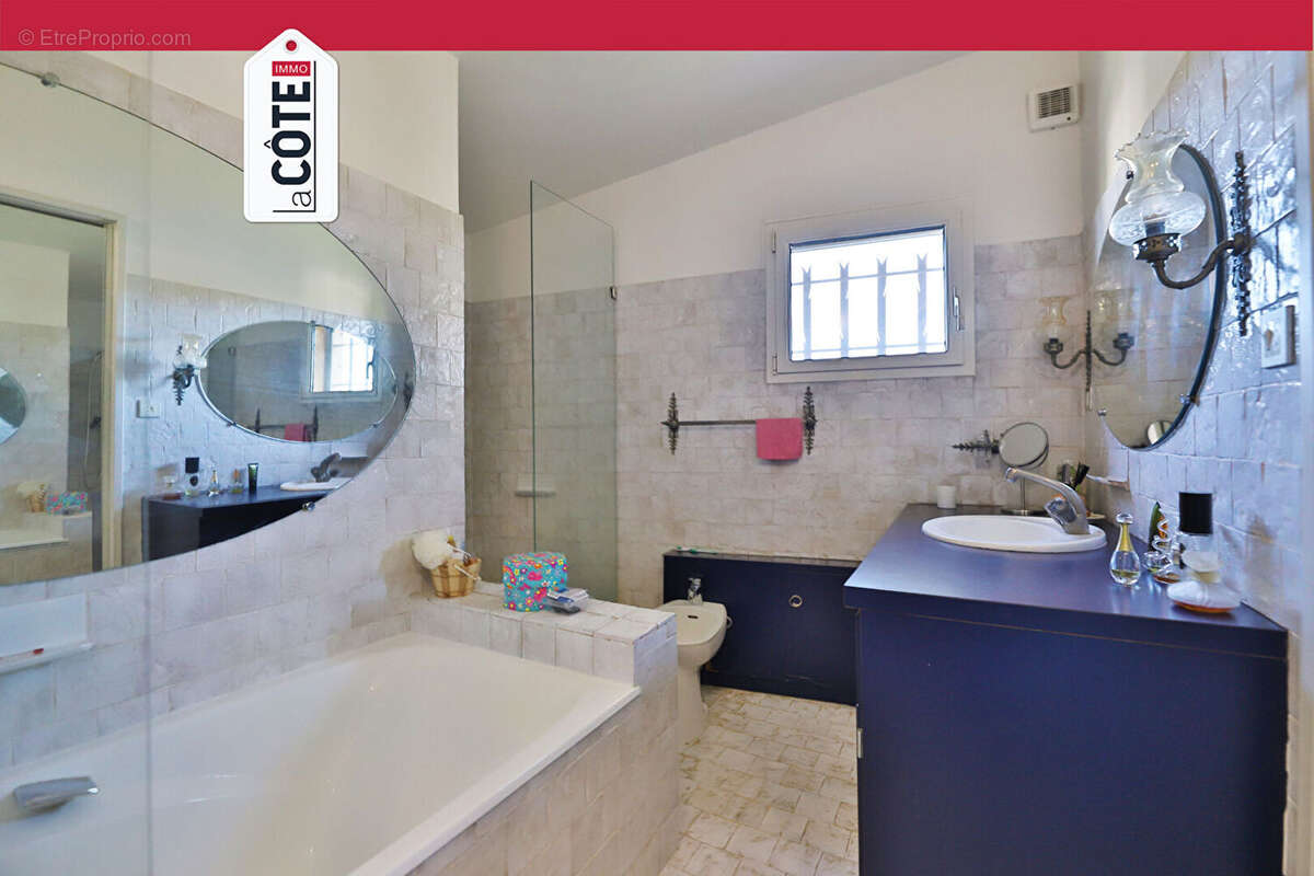 Maison à CHATEAUNEUF-LES-MARTIGUES