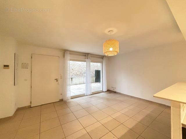 Appartement à MAUGUIO