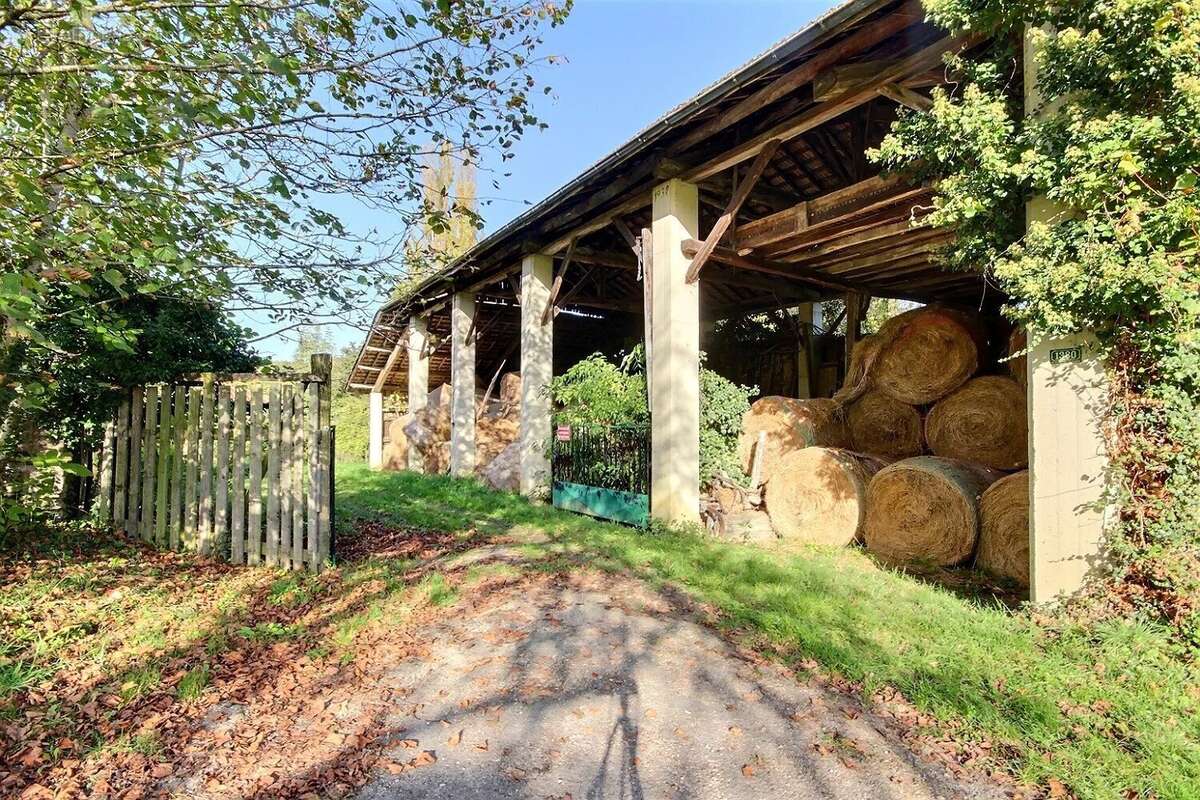 Maison à CHEVRIERES