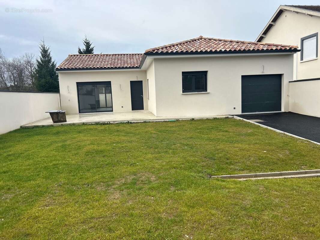 Maison à SAINT-PAUL-LES-ROMANS