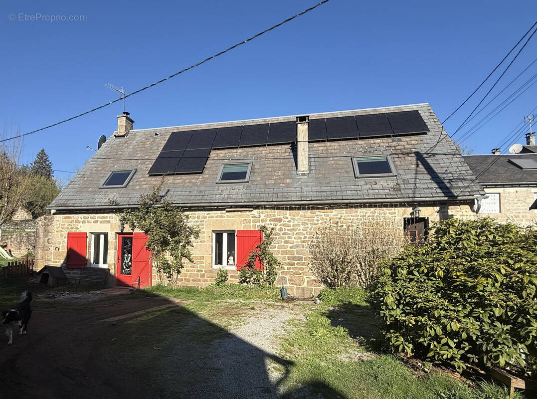 Maison à PEYRELEVADE