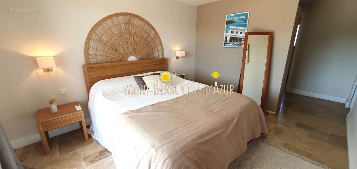 Villa 4 chambres, grand sejour, piscine, magnifique vue degagee jusqu'a la mer - photo 22