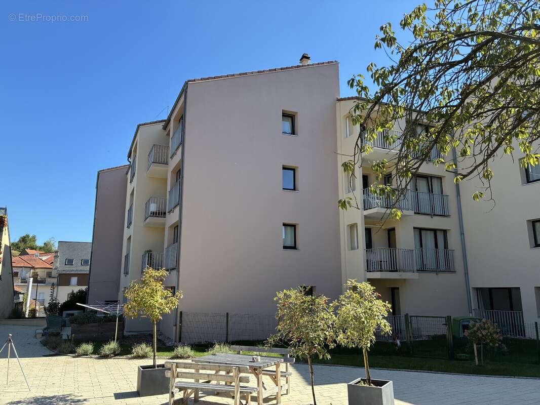 Appartement 1820 m² à Bitche  - photo 2