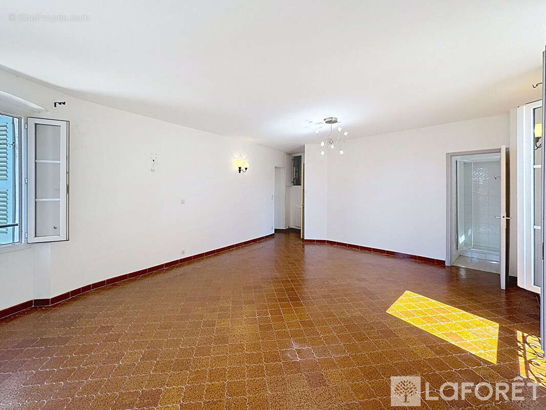 Appartement à ROQUEBRUNE-CAP-MARTIN