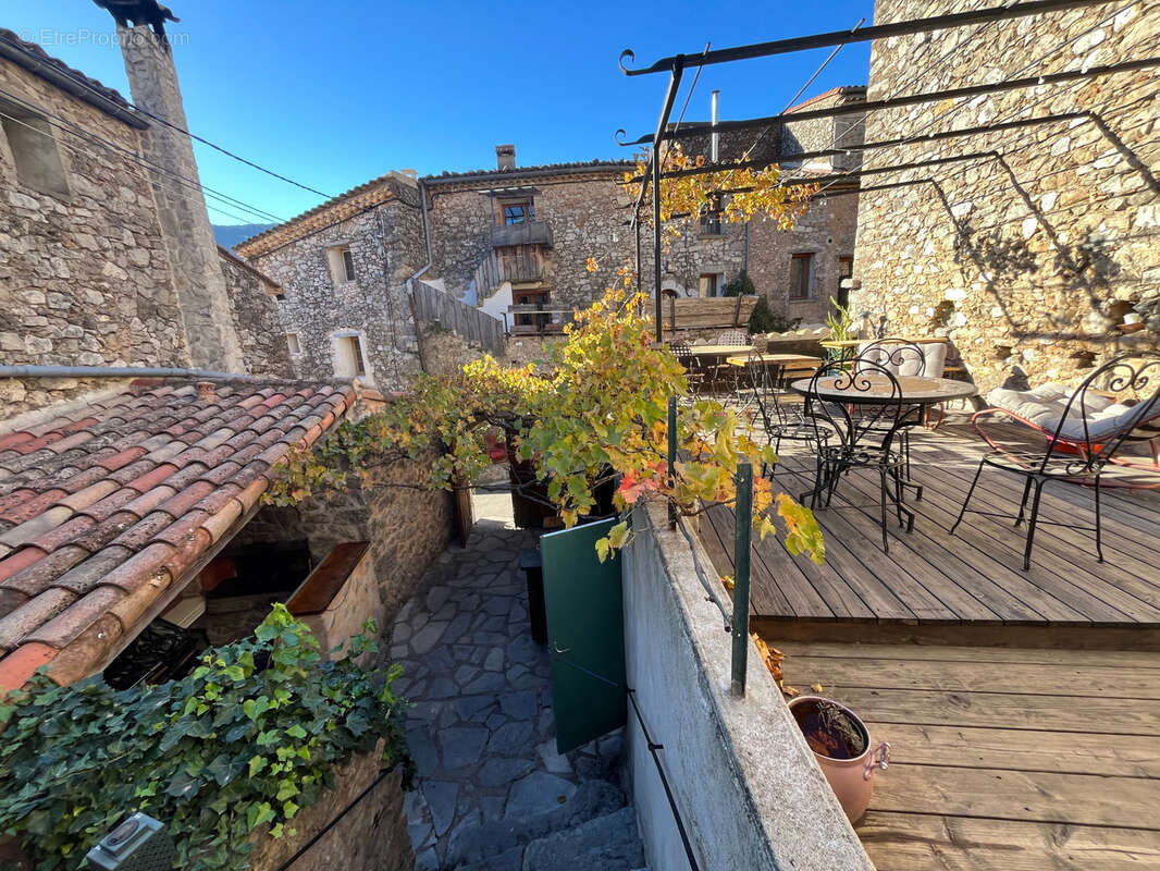 Maison à PEGAIROLLES-DE-BUEGES