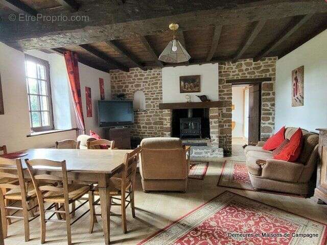 Maison 66 m² à Landivy  - photo 2