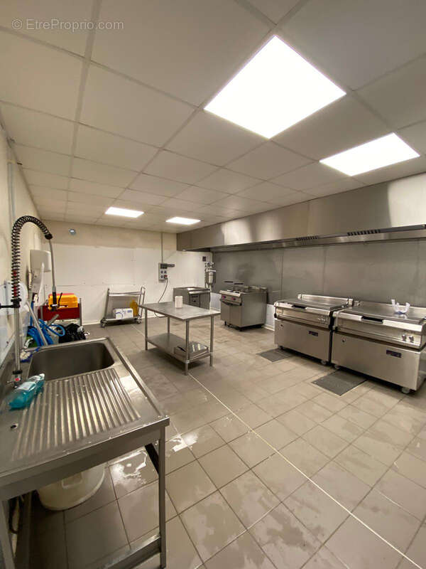 Commerce à LA TALAUDIERE