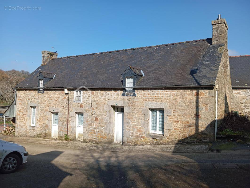 Maison à SAINT-SERVAIS