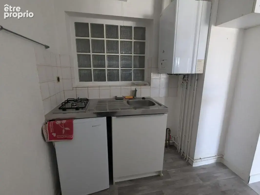 Studio avec chambre et balcon - St Genès - photo 9