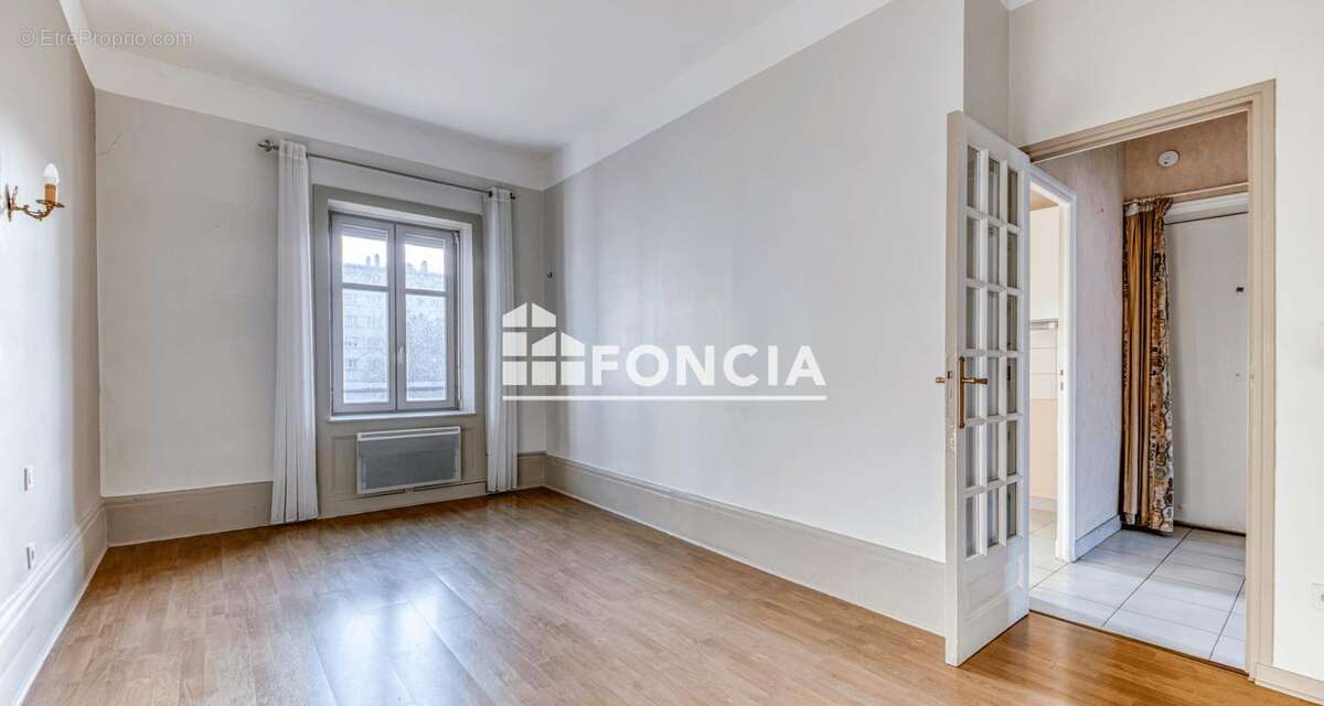 Appartement à LYON-8E