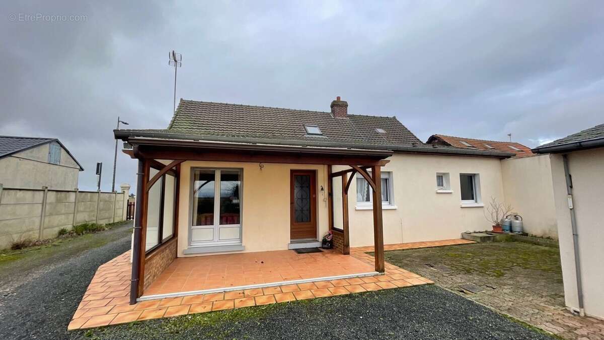 Maison à MESNIL-SAINT-NICAISE