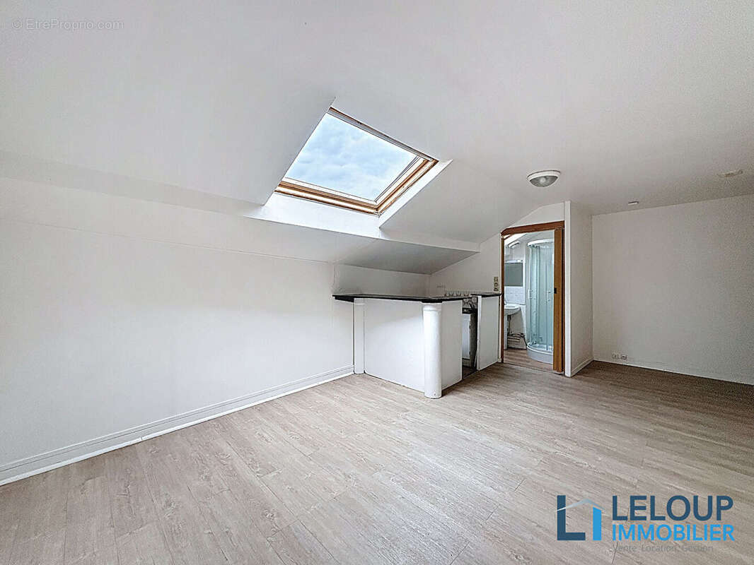 Appartement à LE MESNIL-ESNARD