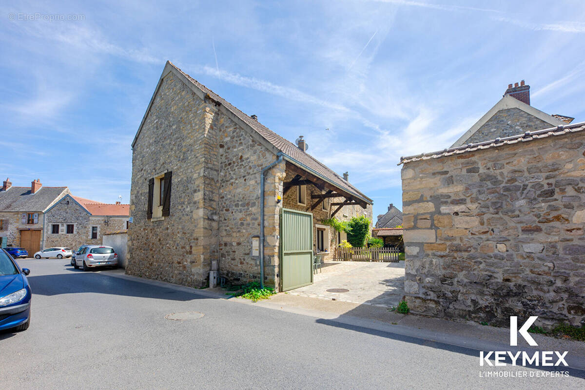 Maison à ENNERY