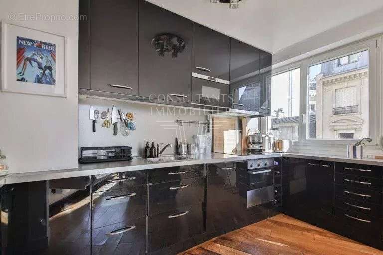 Appartement à PARIS-16E