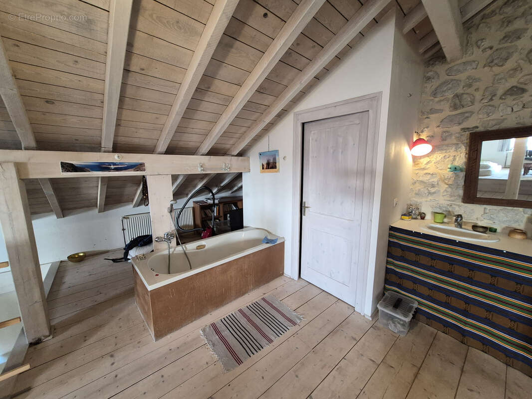 Maison à SUTRIEU