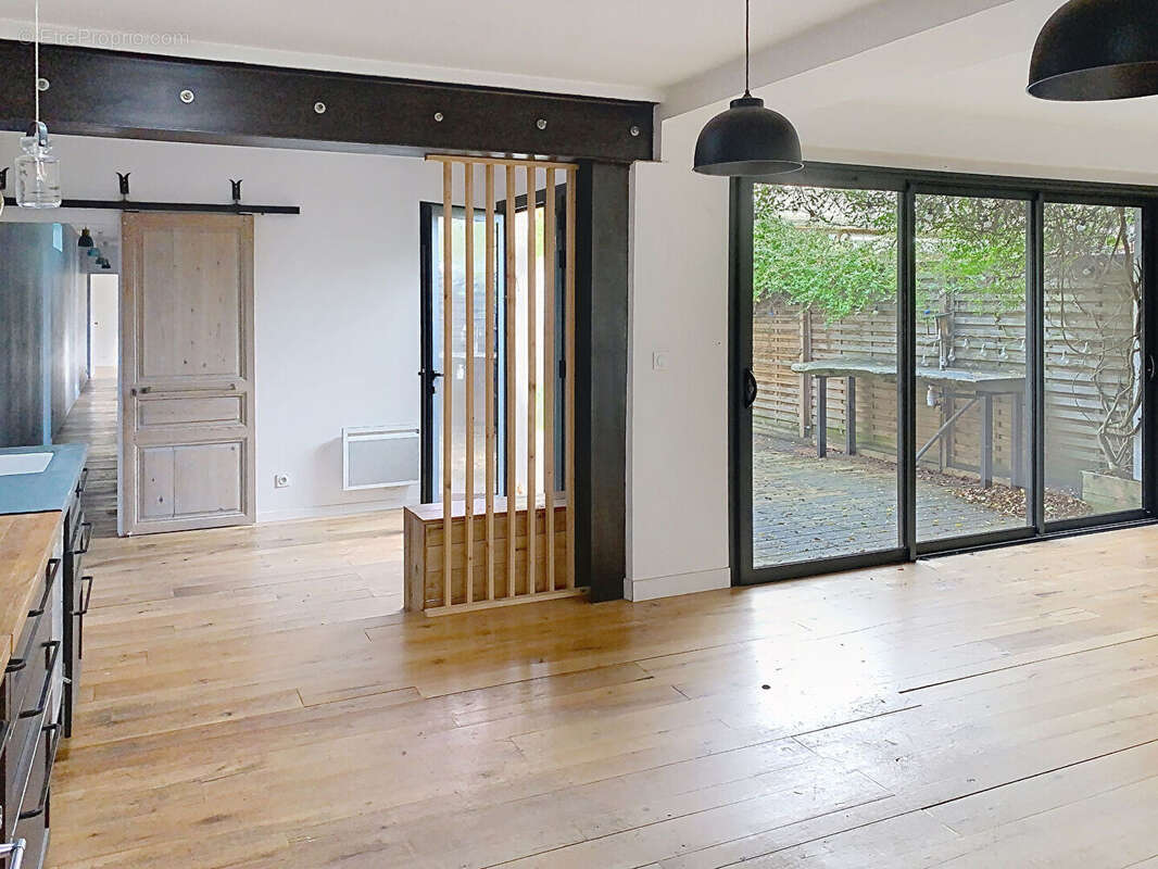 Maison à VILLENAVE-D&#039;ORNON