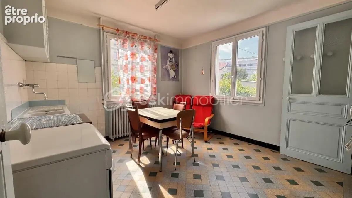 Maison de ville à fort potentiel — Grenoble (Écoles privées & transports à pied) - photo 15