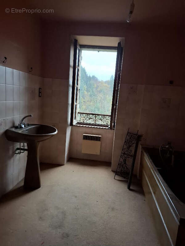 Maison à SAINT-MARTIN-DE-VALAMAS