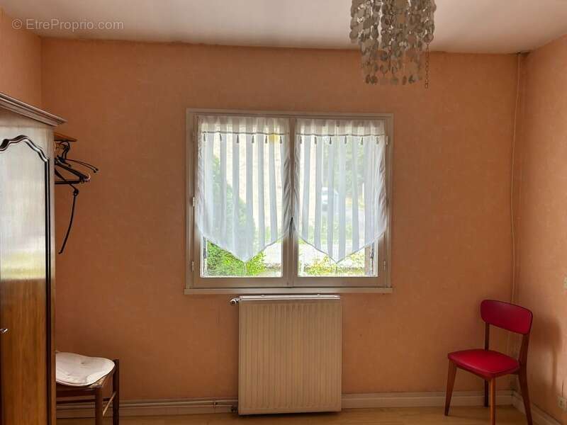 Maison à LUSSAC-LES-EGLISES