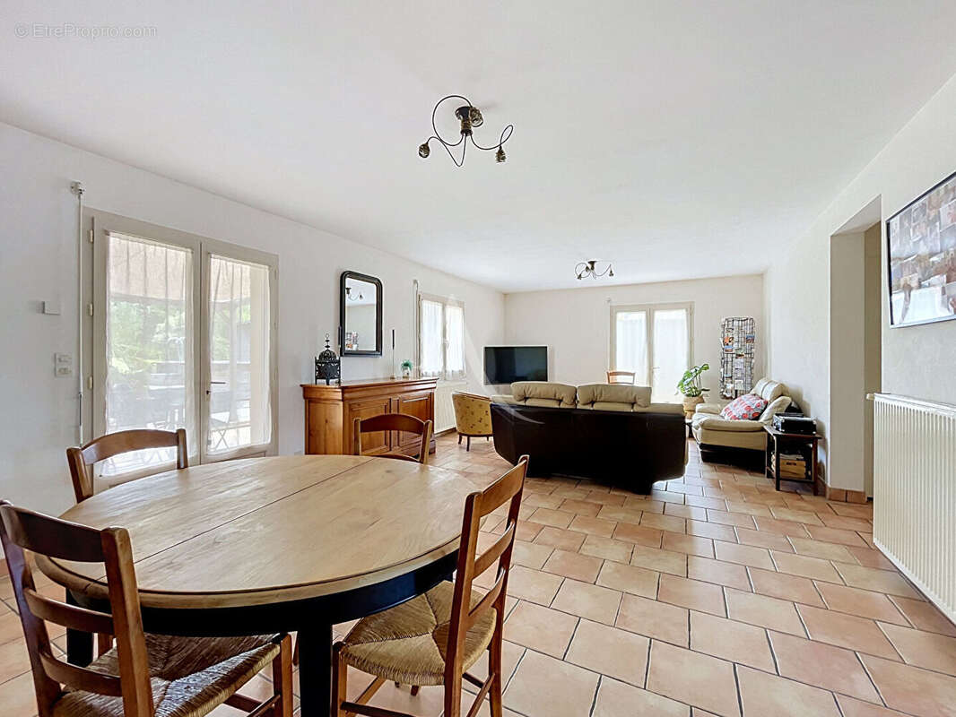 Maison  146 m2 - photo 2