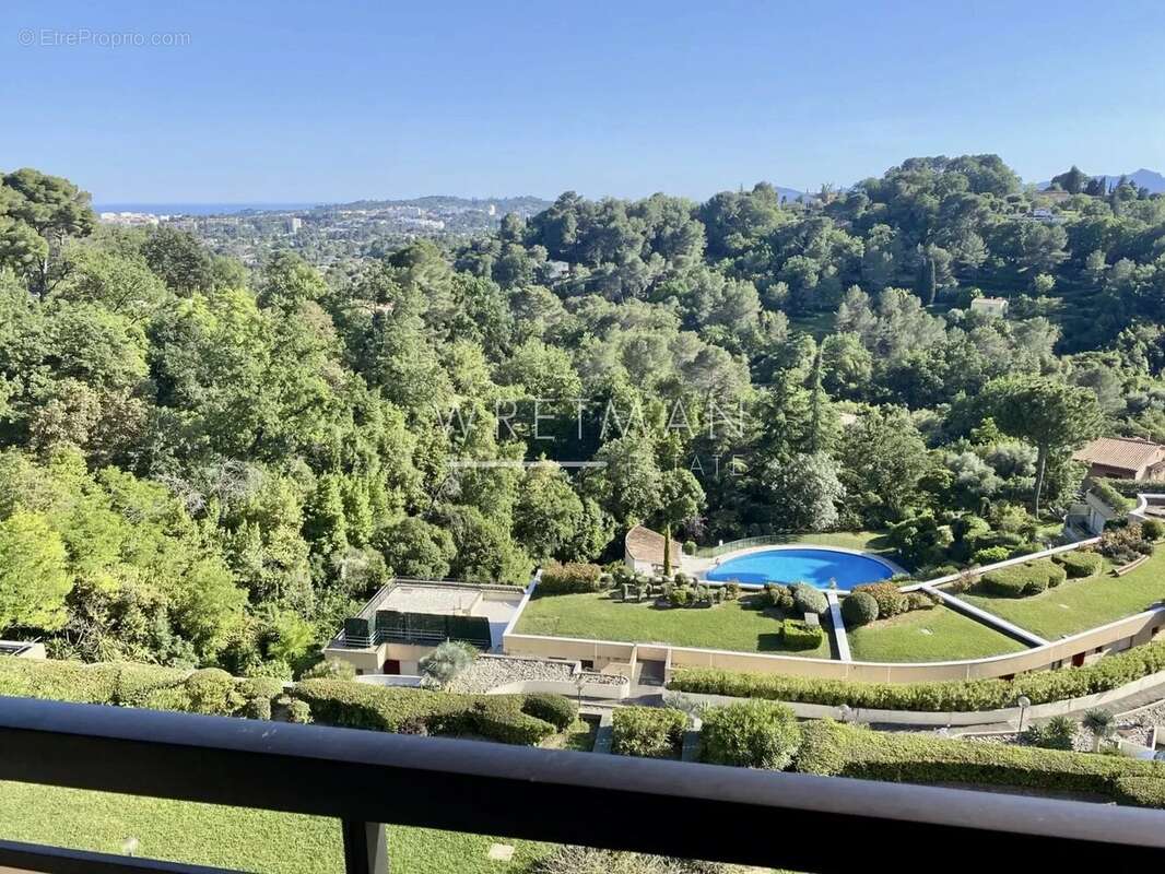 Appartement à MOUGINS