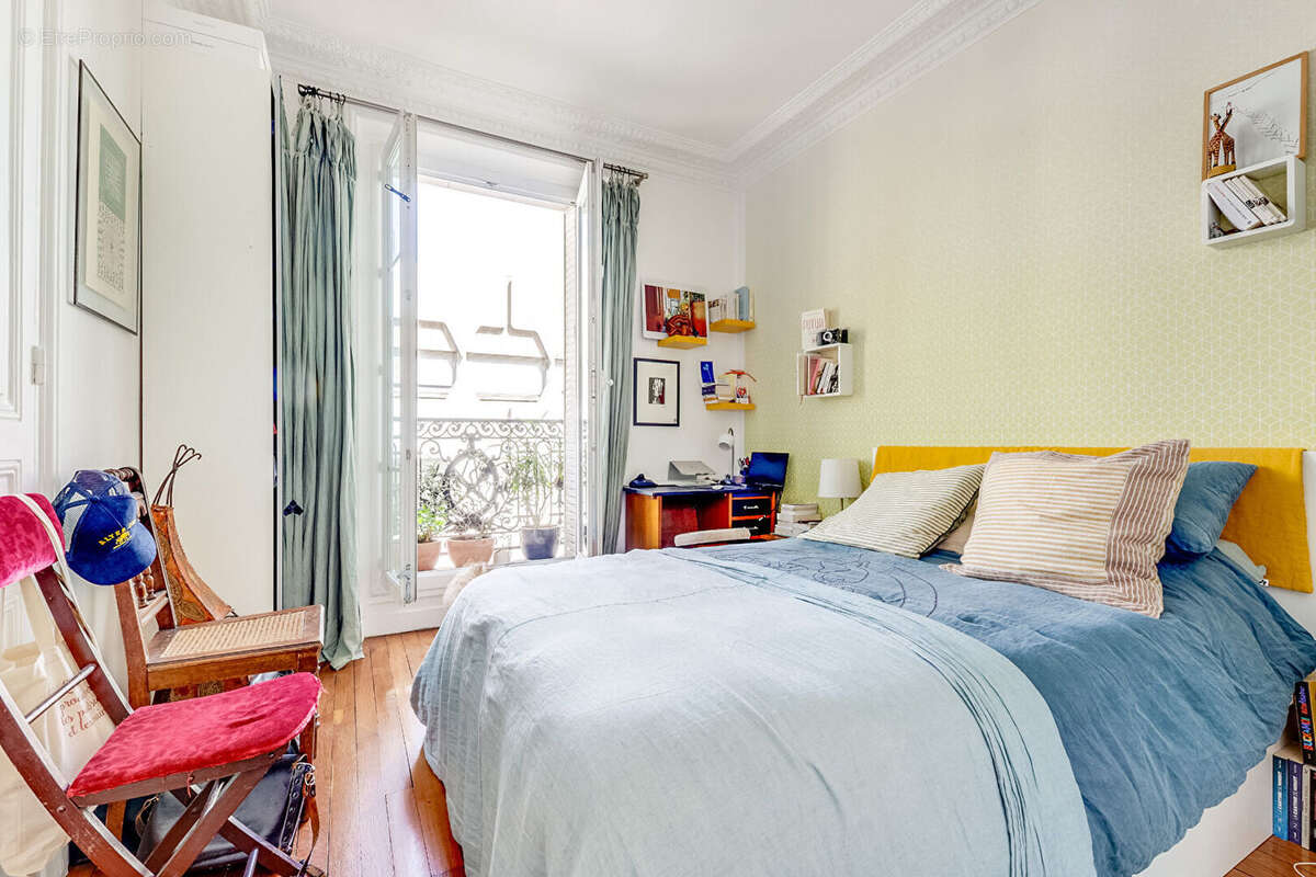 Appartement à PARIS-17E