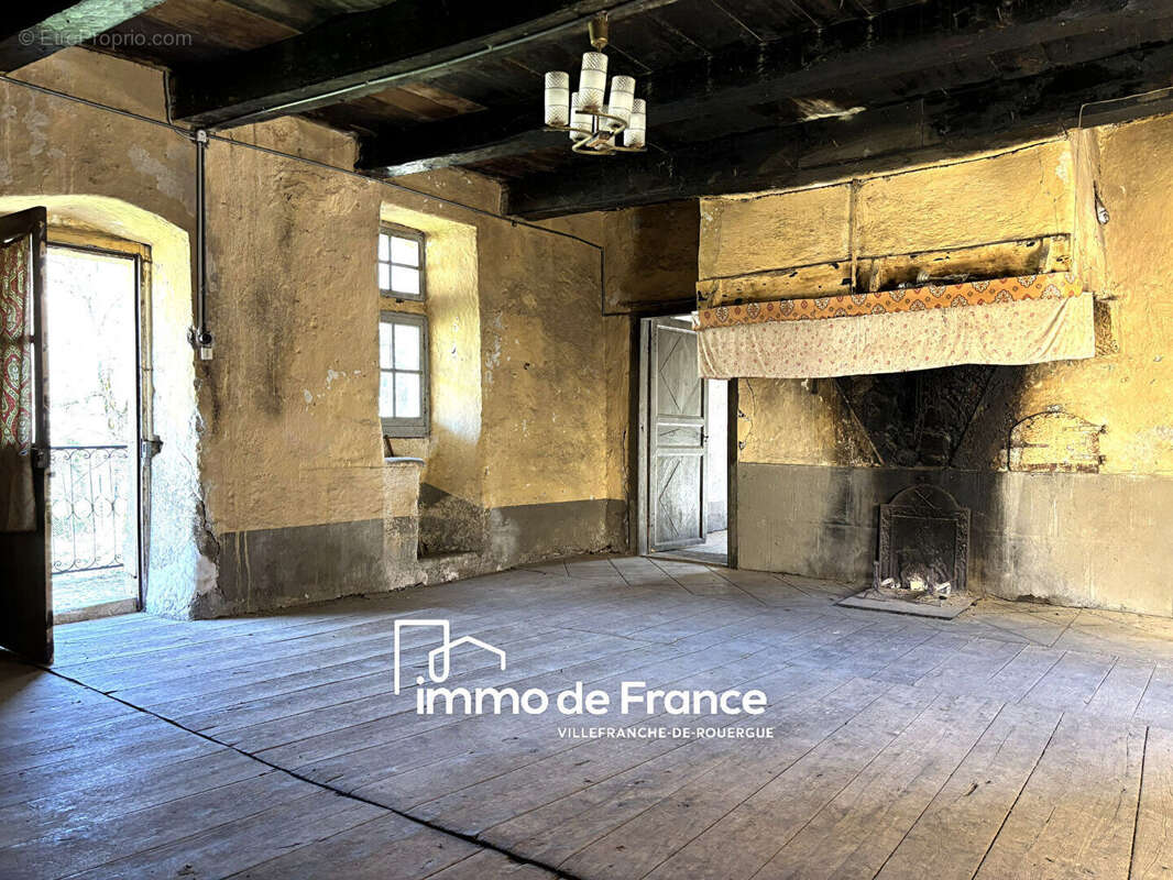 Ensemble immobilier - Maison d'habitation et dépendance à rénover - La Rouquette - photo 10