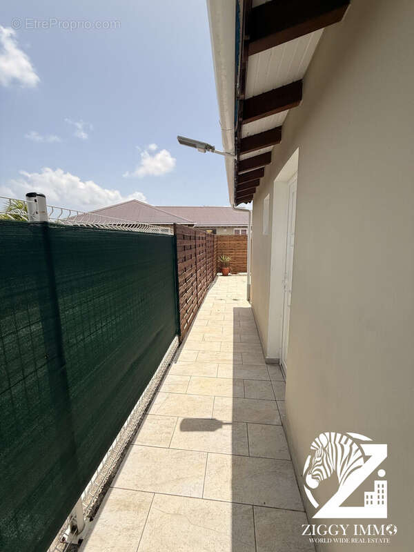 Maison 162 m² à Saint-Francois  - photo 2