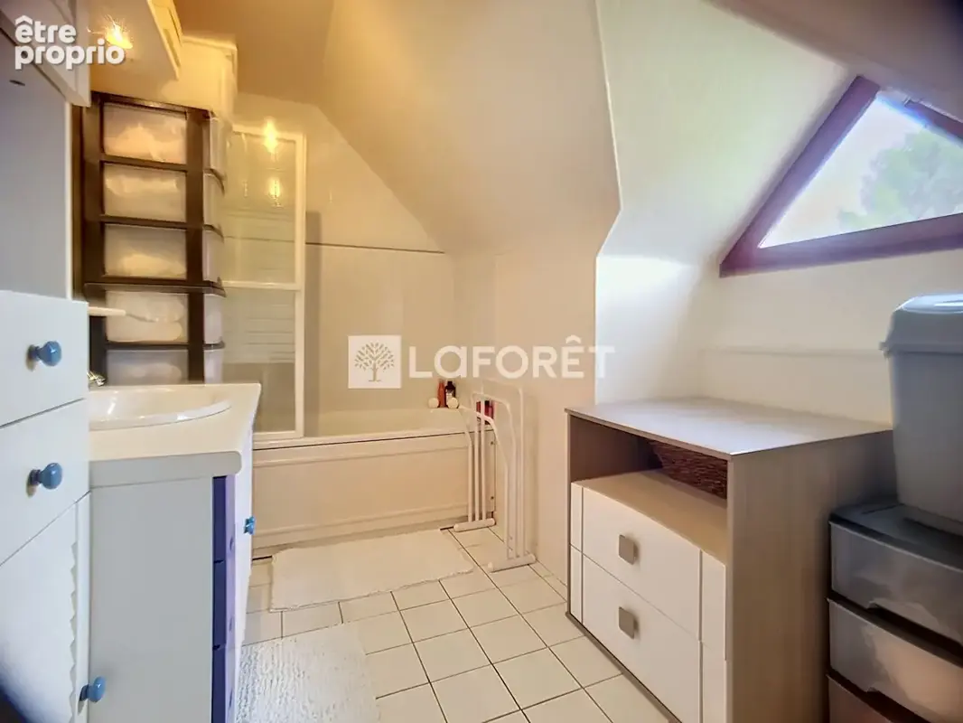 Maison La Haye Du Theil 5 pièce(s) 118 m2 - photo 13