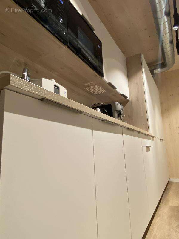 Commerce à ALLONZIER-LA-CAILLE