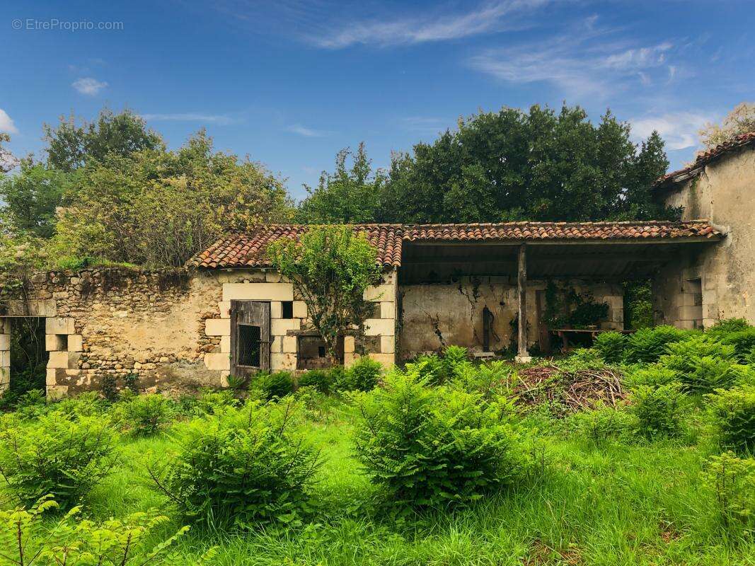 Maison à BONNEUIL-MATOURS