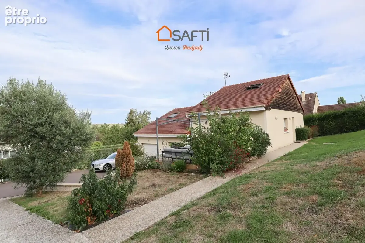 Photo 1 - Maison à LA CHAPELLE-REANVILLE