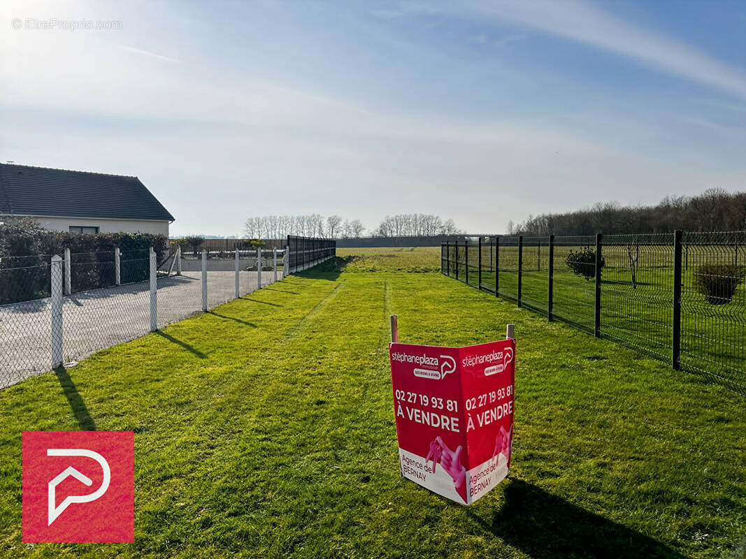 Terrain à BERNAY