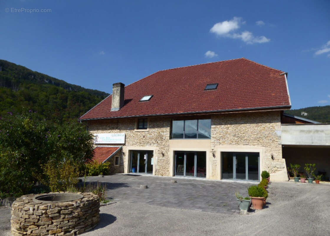 Commerce à SOULCE-CERNAY