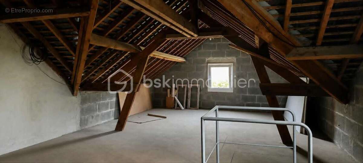 Maison en pierre de 150 m2 avec dépendances - photo 14